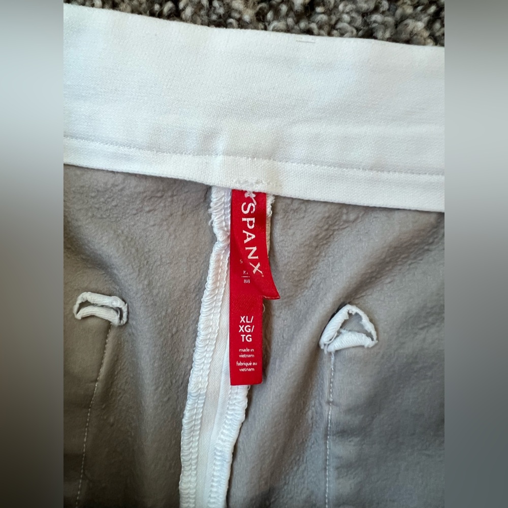 SPANX High-Waist Sculpting Shorts in White❤️LOWEST PRICE FIRM❤️ - Picture 7 of 13